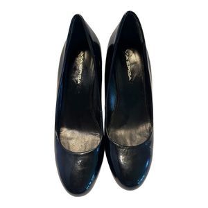 Women’s Via Spiga black patent leather wedge pump size 8.5